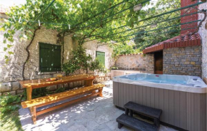 Pet Friendly Home In Tucepi With Wifi